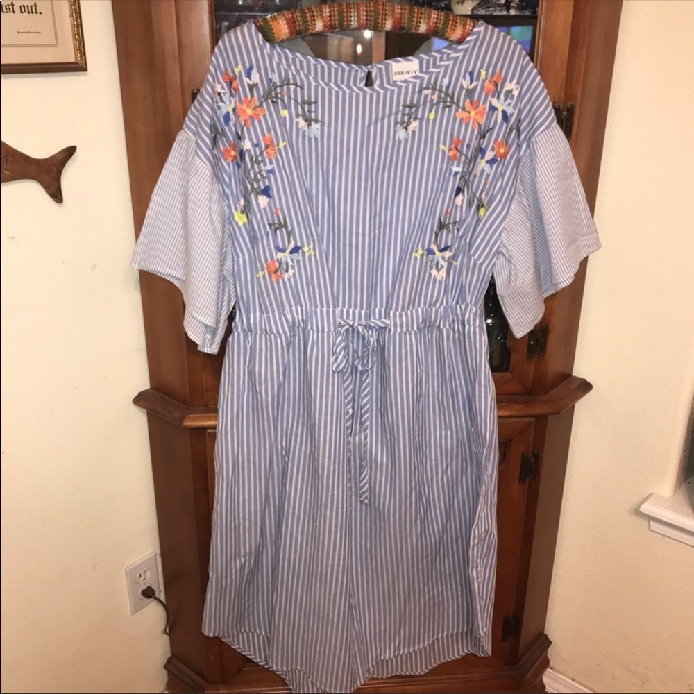 AVA & VIV shirt dress 2X blue & white with floral